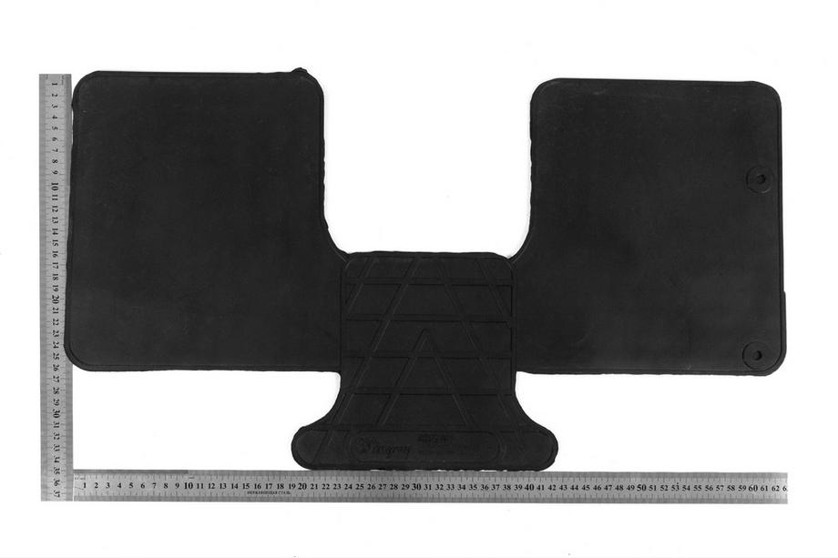 Volkswagen Passat B8 2015-2023 Rear Rubber Floor Mat Bridge EU (Stingray Premium) Image