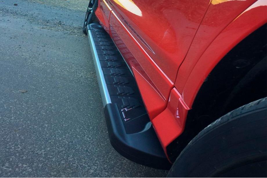Skoda Karoq 2018- Side Steps RedLine V1 (2 pcs, Aluminum) Image