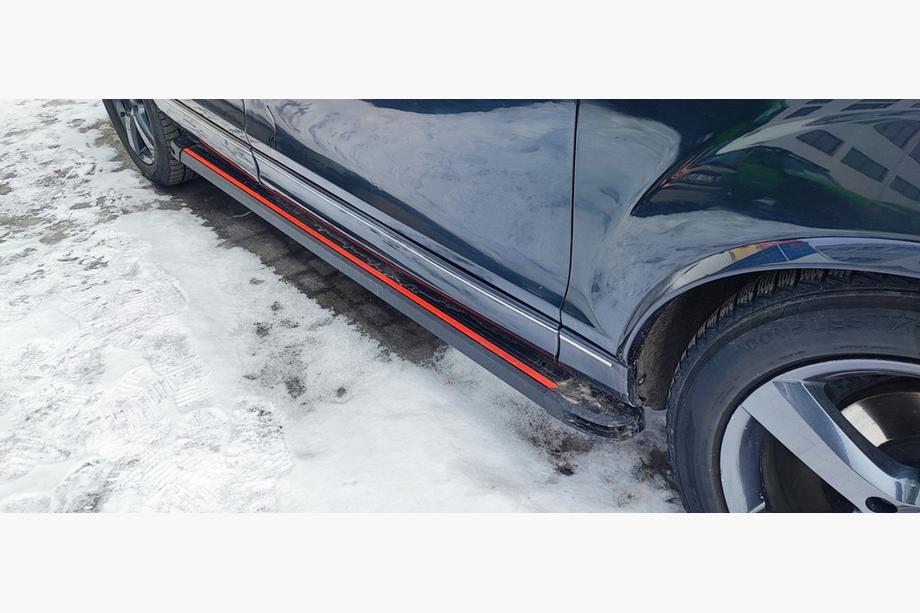 Audi Q7 2005-2015 Side Steps Maya Red (2 pcs, Aluminum) Image