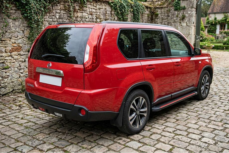 Nissan X-trail T31 2007-2014 Side Steps Maya Red (2 pcs, Aluminum) Image
