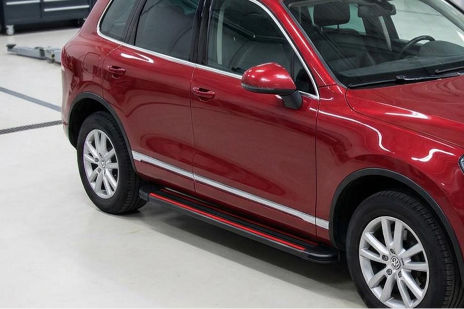 Porsche Cayenne 2003–2010 Side Steps Maya Red (2 pcs, Aluminum) Image