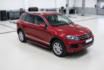 Volkswagen Touareg 2010-2018 Side Steps Maya Red (2 pcs, Aluminum) photo 1