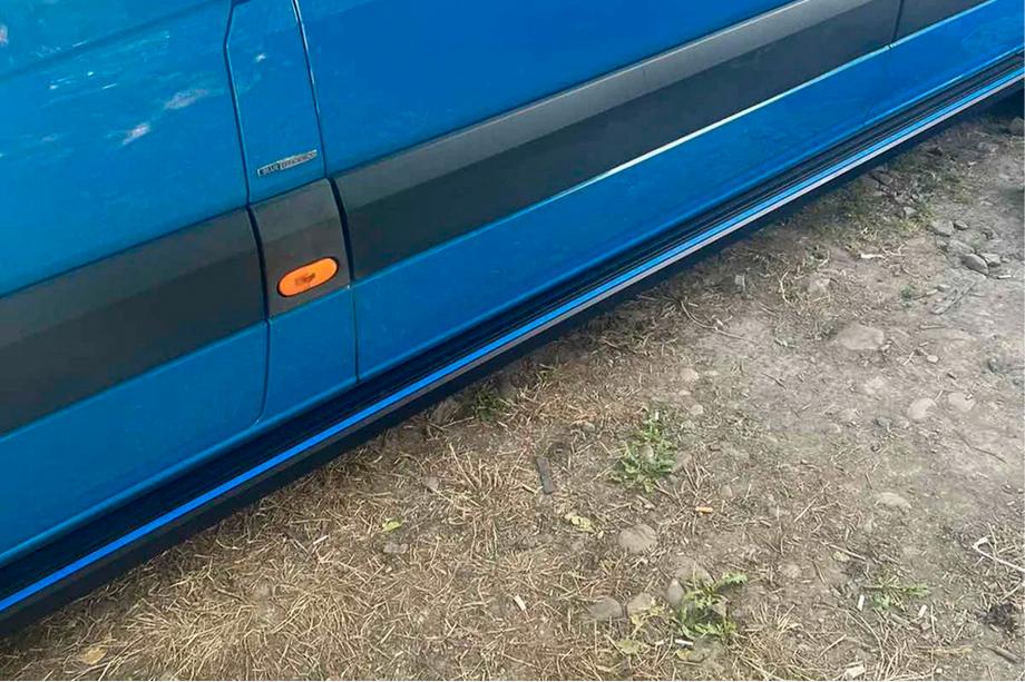 Mercedes Sprinter W906 2006–2018 Side Steps Maya Blue (2 pcs, Aluminum) Image