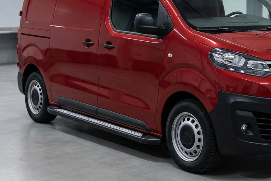 Citroen SpaceTourer 2016- Side Steps Vision New Black (2 pcs, Aluminum) Image