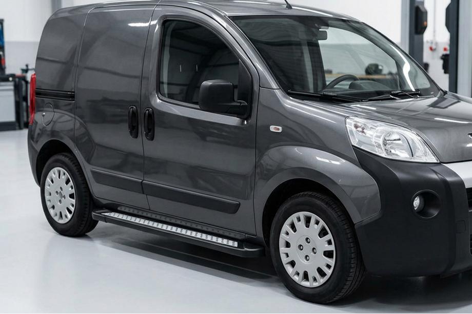 Fiat Fiorino/Qubo 2008-2024 Side Steps New Vision Black (2 pcs, Aluminum) Photo 1