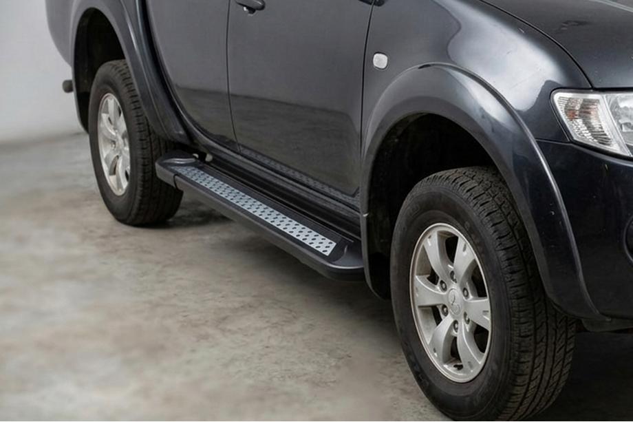Fiat Fullback 2016- Side Steps New Vision Black (2 pcs, Aluminum) Image