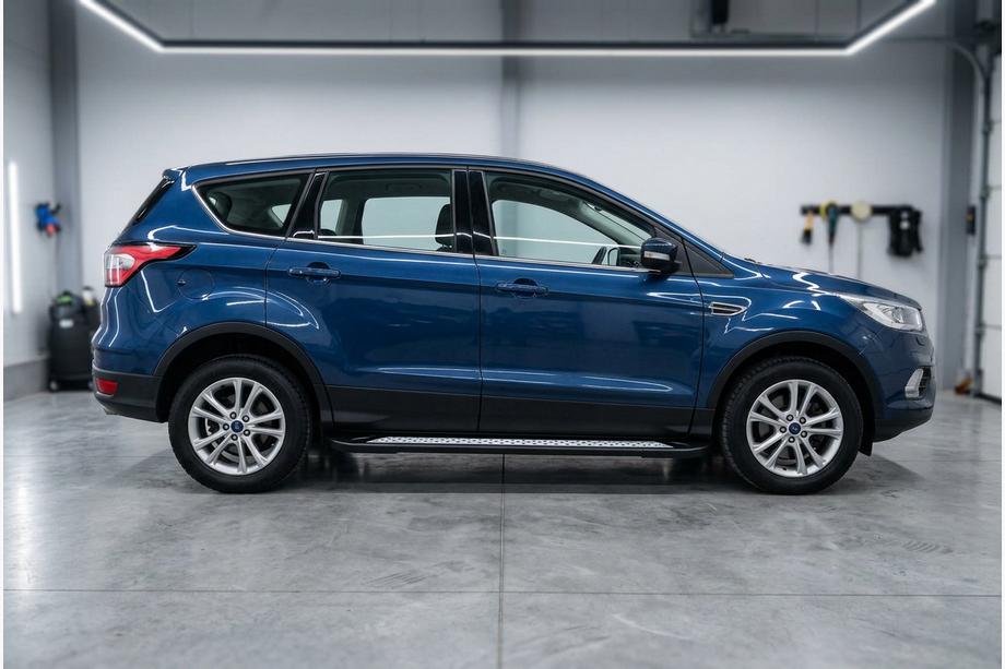 Ford Kuga/Escape 2013-2019 Side Steps Vision New Black (2 pcs, Aluminum) With black trim on the doors Image