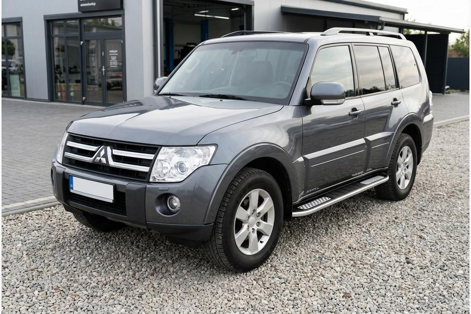 Mitsubishi Pajero Wagon IV 2006-2021 Side Steps Tayga V2 (2 pcs, Aluminum) Image