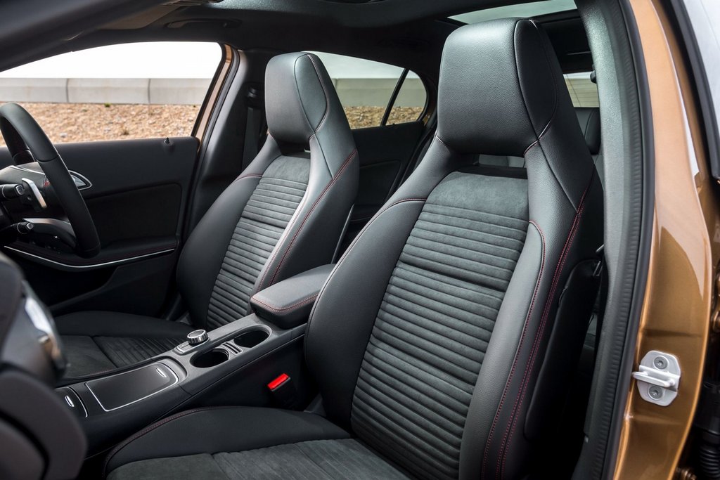 Overview of the compact crossover Mercedes-Benz GLA-Class