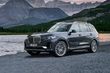 Overview the full-size crossover BMW X7 photo 1