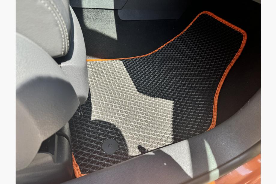 Volkswagen Touran 2003-2010 EVA Floor Mats (black) Photo 18