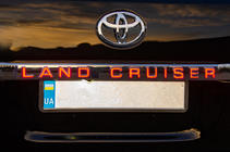 Toyota Land Cruiser 200 2007-2021 LED Trim Above License Plate (2016+) photo 4