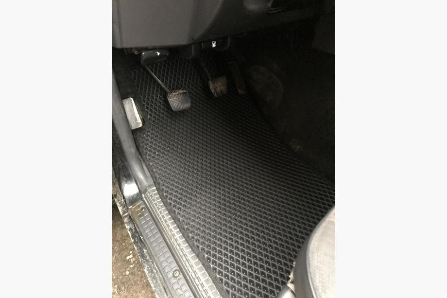 Nissan Patrol Y60 1988–1997 EVA Floor Mats (black) Short, 5-piece set (front and rear) Photo 19