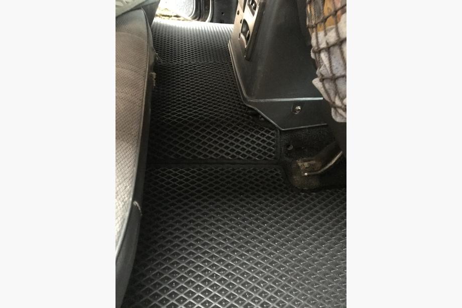 Nissan Patrol Y60 1988–1997 EVA Floor Mats (black) Short, 5-piece set (front and rear) Photo 22