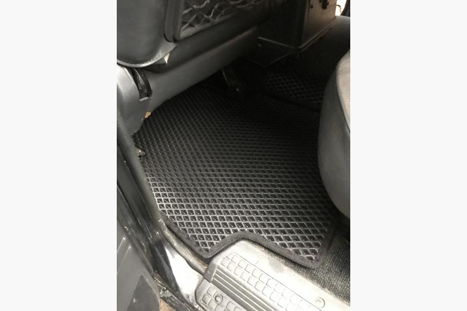 Nissan Patrol Y60 1988–1997 EVA Floor Mats (black) Short, 5-piece set (front and rear) Photo 23