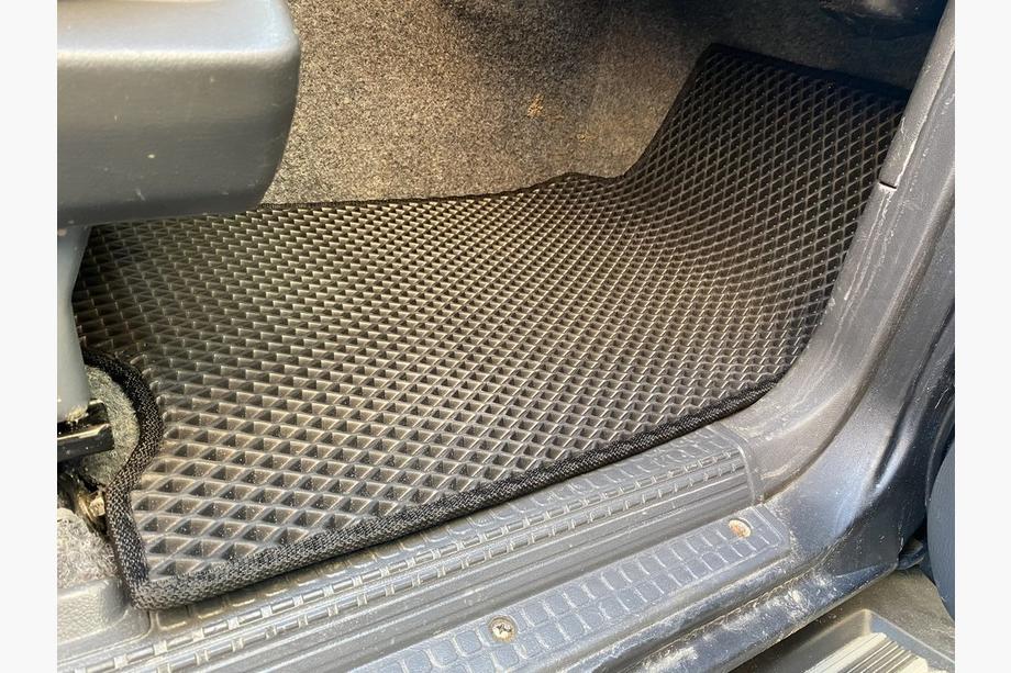 Nissan Patrol Y60 1988–1997 EVA Floor Mats (black) Short, 5-piece set (front and rear) Photo 13