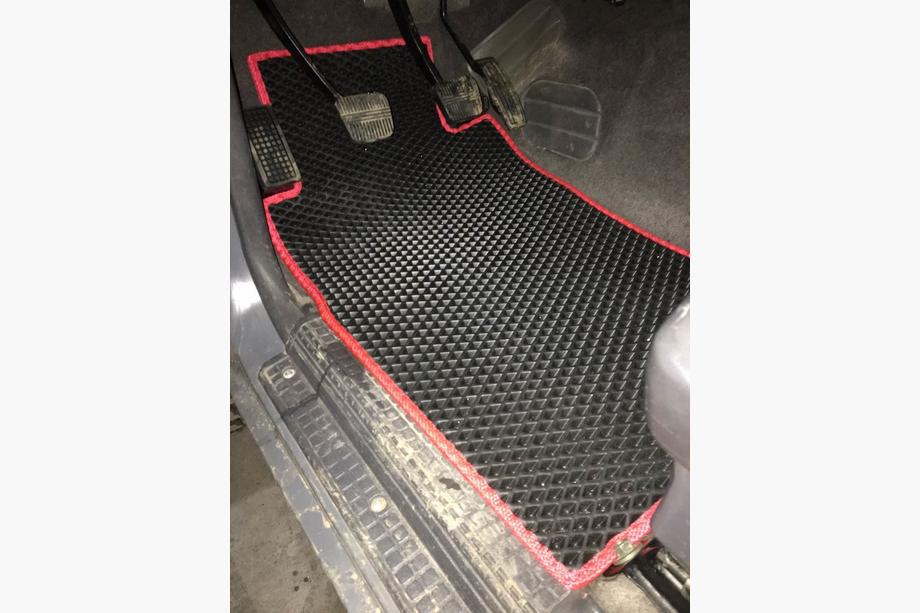 Nissan Patrol Y60 1988–1997 EVA Floor Mats (black) Short, 5-piece set (front and rear) Photo 10