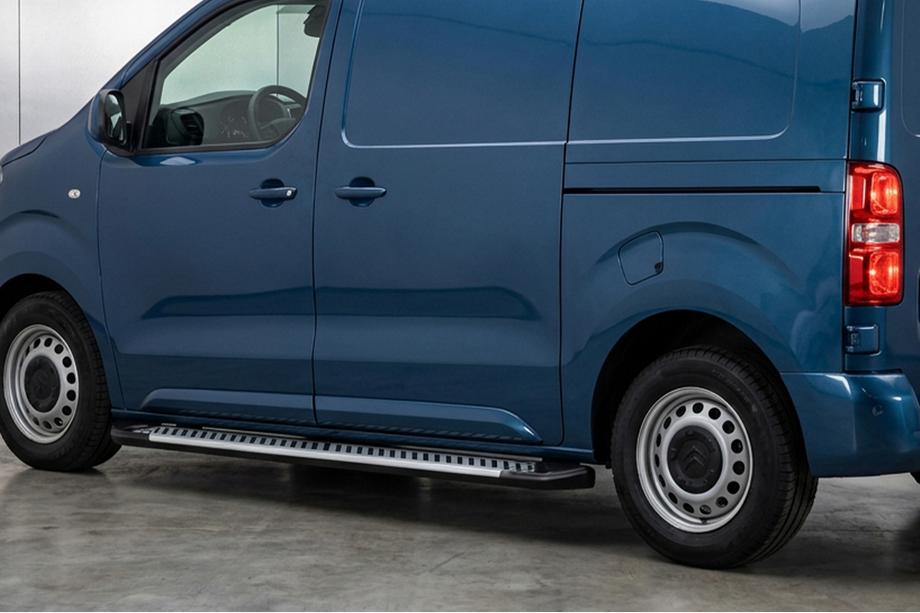 Opel Vivaro 2019- Side Steps Line (2 pcs, Aluminum) Image