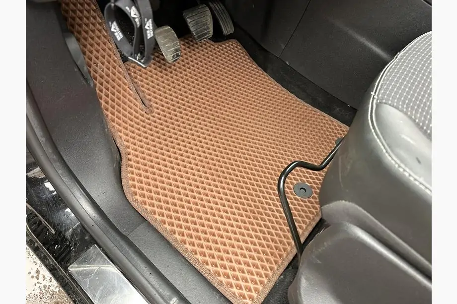 Renault Scenic/Grand 2009-2016 EVA Floor Mats (brick red) Image