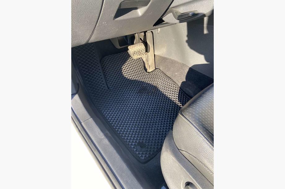Volkswagen Passat B7 2012-2015 EVA Floor Mats (EU, Black) Image
