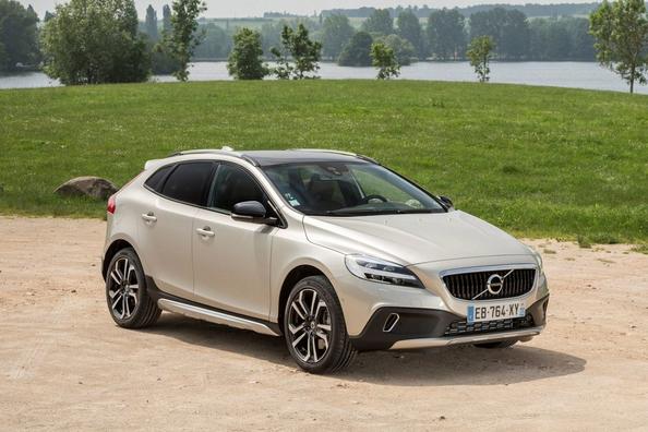 Crossover hatchback Volvo V40 Cross Country