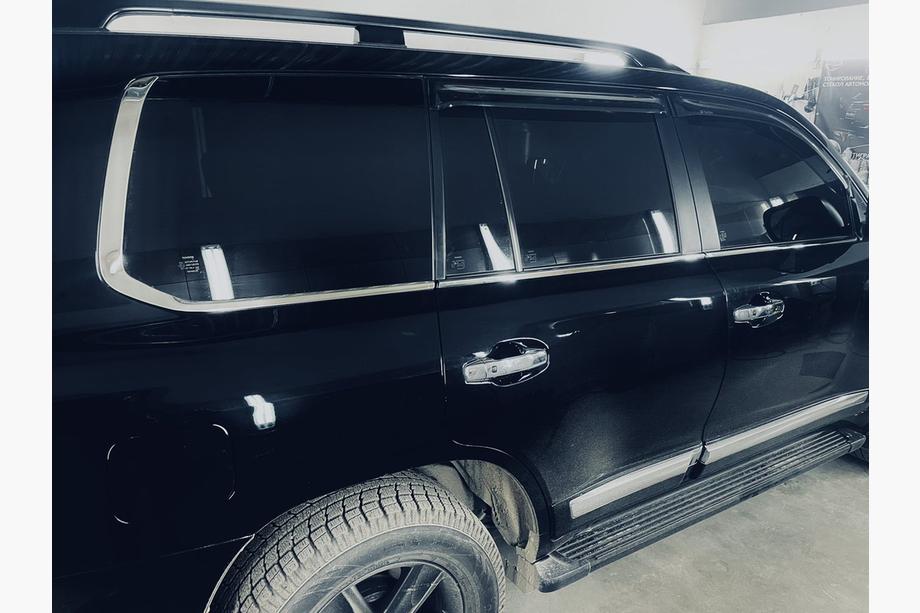 Toyota Land Cruiser 200 2007-2021 Rear Window Corner Trim (2 pcs, Stainless Steel) Photo 2