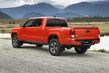 Overview of mid-size pickup Toyota Tacoma photo 16