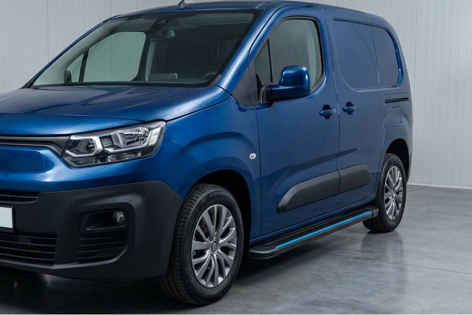 Opel Combo 2019- Side Steps Maya Blue (2 pcs, Aluminum) Image