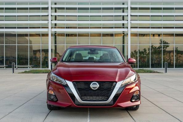 Mid-size sedan Nissan Altima the sixth embodiment Photo 6