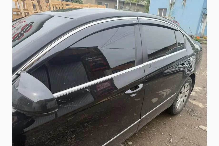 Volkswagen Passat B7 2012-2015 Window deflectors with chrome molding SD (EU, 4 pcs, Niken) Image