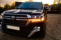 Toyota Land Cruiser 200 2007-2021 Headlight Eyelids with LED (2016↗) photo 6