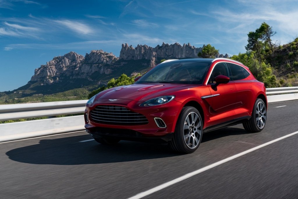 Aston Martin DBX: the first crossover British company