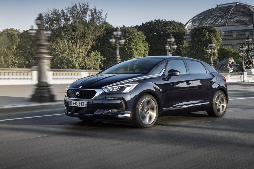 Updated five-door hatchback Citroen DS5