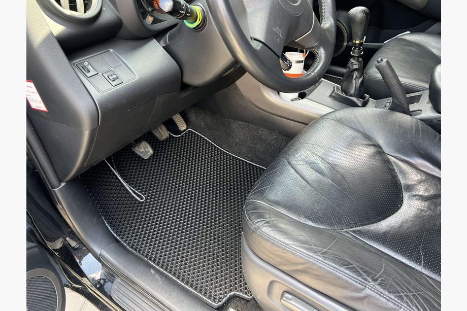 Toyota Rav 4 2006-2013 EVA Floor Mats (black) Image