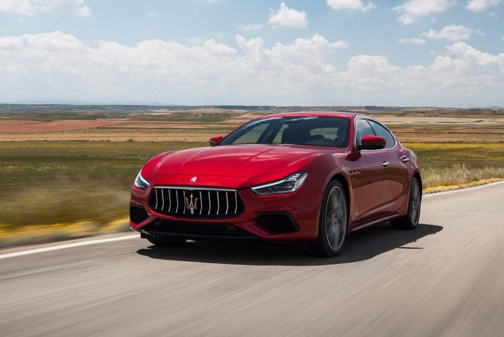 Review of sports sedan Maserati Ghibli