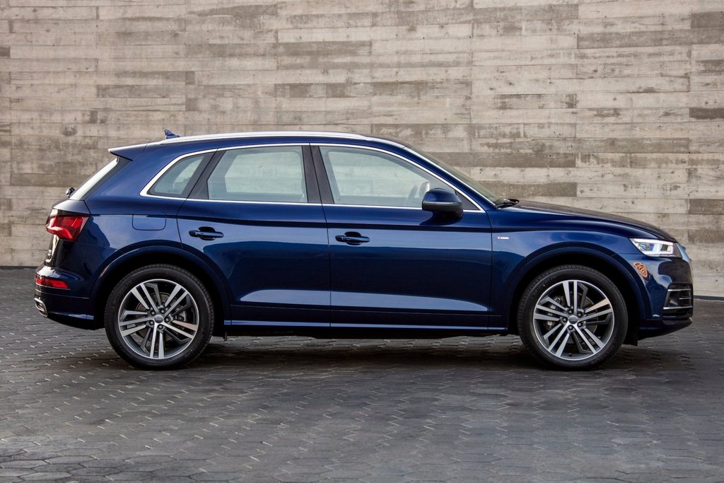 The second generation of the compact crossover Audi Q5