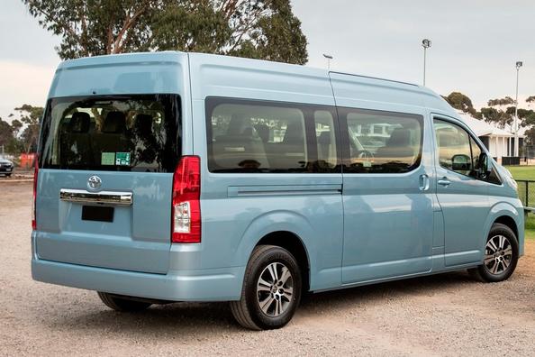 Overview of minibus Toyota Hiace new generation Photo 3