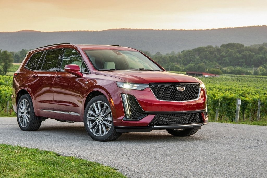 Overview a full-size crossover Cadillac XT6