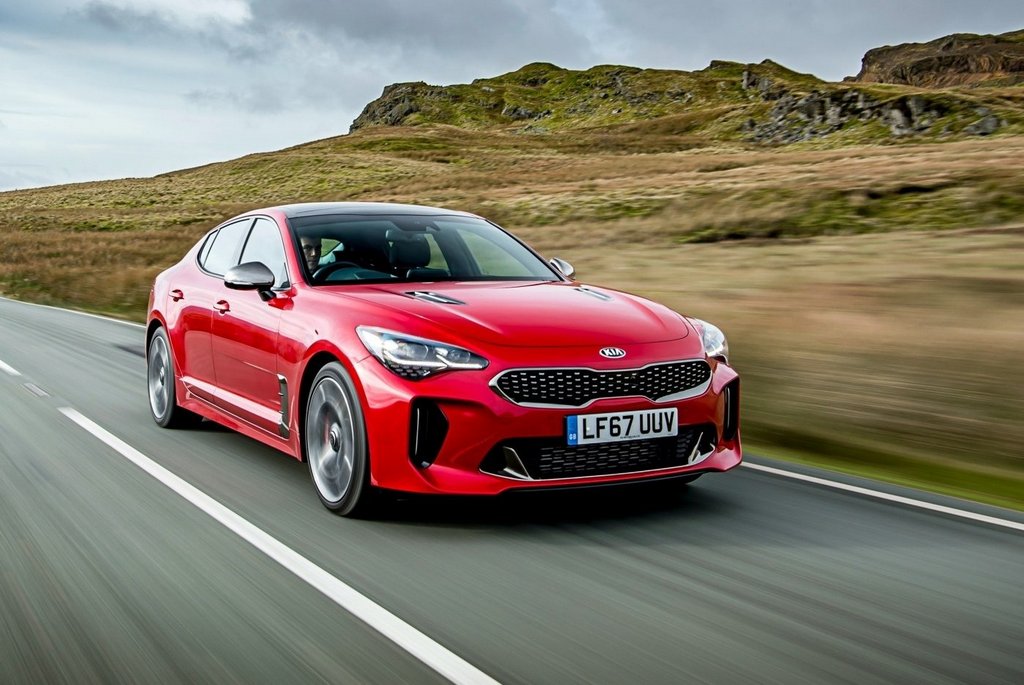 Overview a full-size liftback, KIA Stinger