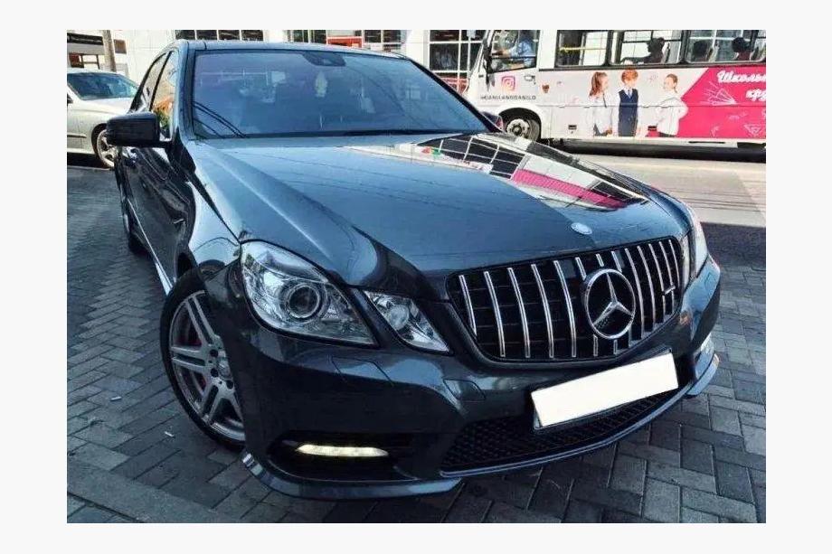 Mercedes E-class W212 2009-2016 Front Grille GT Panamericana (2009-2012) Photo 4