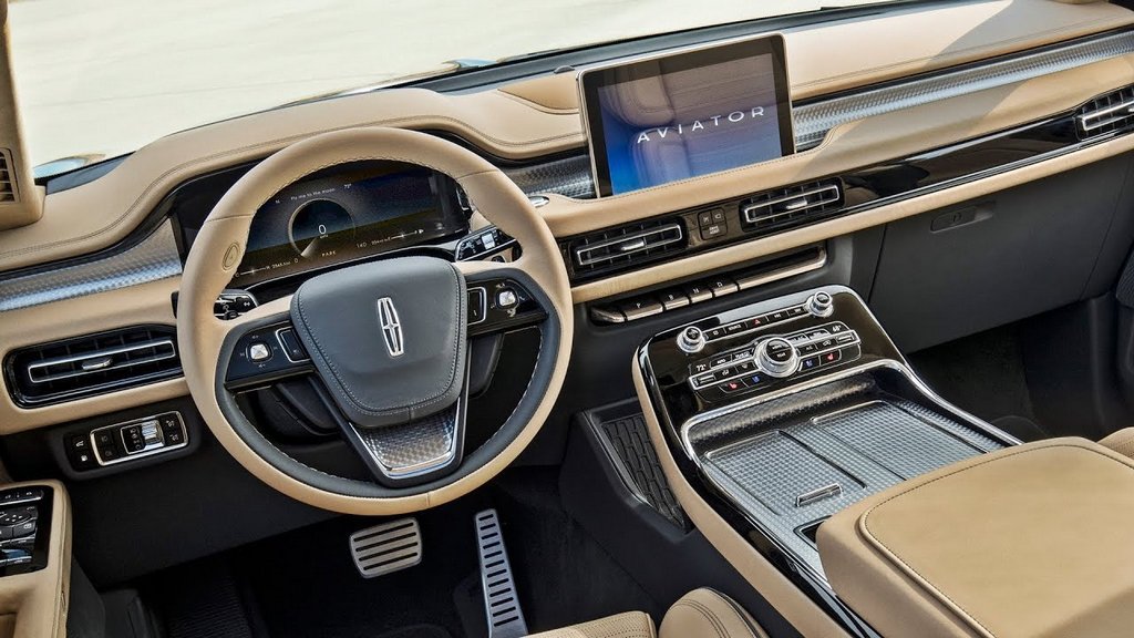Browse luxury crossover Lincoln Aviator