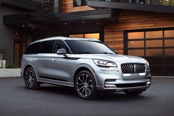 Browse luxury crossover Lincoln Aviator