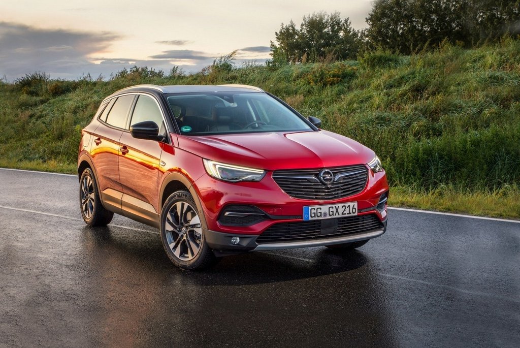 Compact urban crossover Opel Grandland X