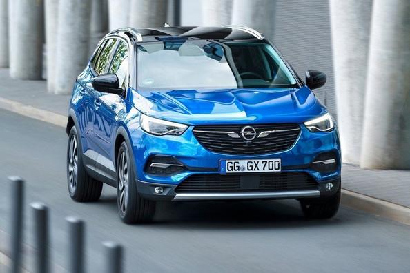 Compact urban crossover Opel Grandland X