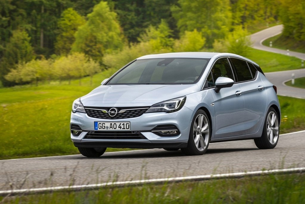 Review of the updated model Opel Astra Hatchback