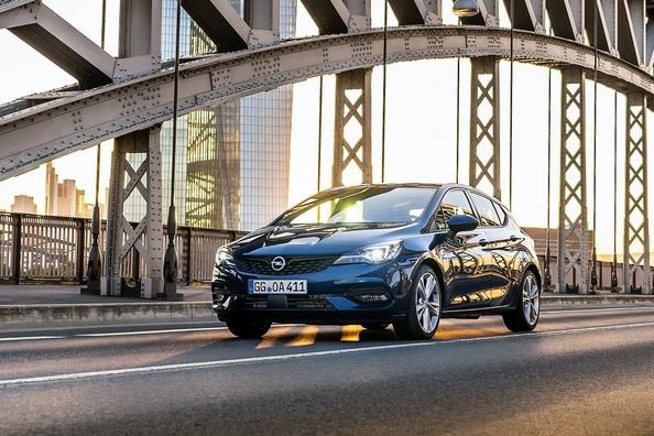 Review of the updated model Opel Astra Hatchback