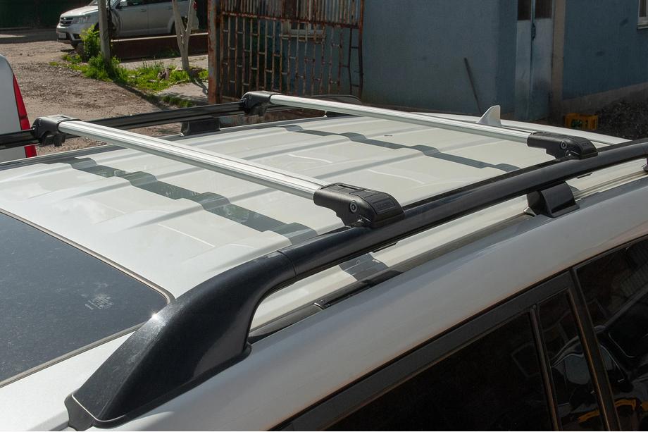 Jeep Grand Cherokee WK 2004-2010 Lockable roof bars for roof rails 2008-2015 (2 pcs) Image