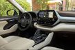 A new generation of crossover Toyota Highlander photo 11