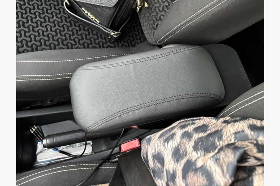 Universal Armrest V1 (black) Photo 6