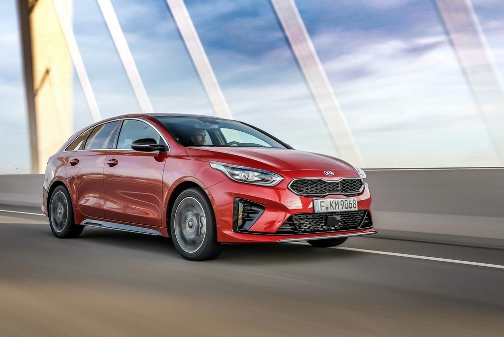 Overview compact station wagon KIA ProCeed